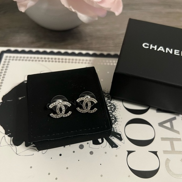 CHANEL CC Classic Silver Stud Earrings - AUTH - Picture 2 of 9